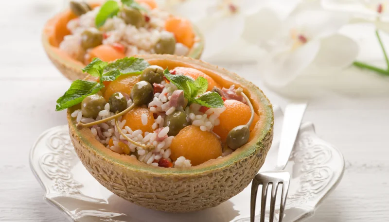 Salade de riz au melon et câpres