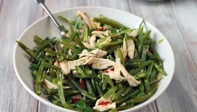 Salade de volaille épicée aux haricots verts