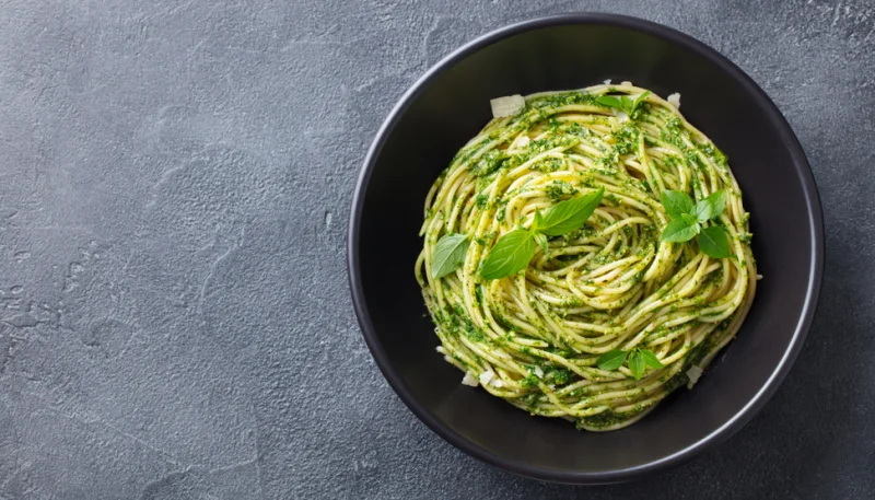 Spaghetti au pesto maison
