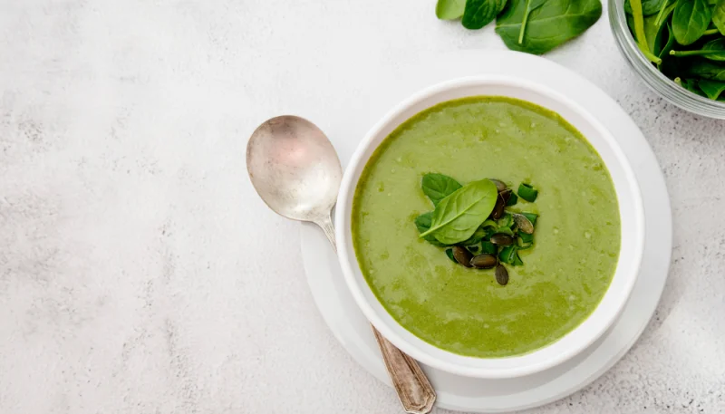 Velouté de petits pois à la menthe