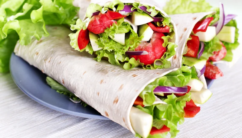 Wraps aux poivrons grillés et chèvre frais