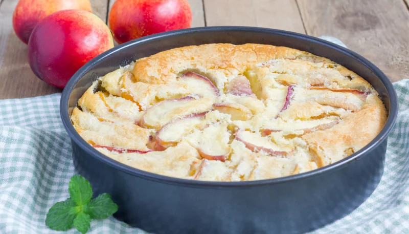 Clafoutis aux pêches et amandes