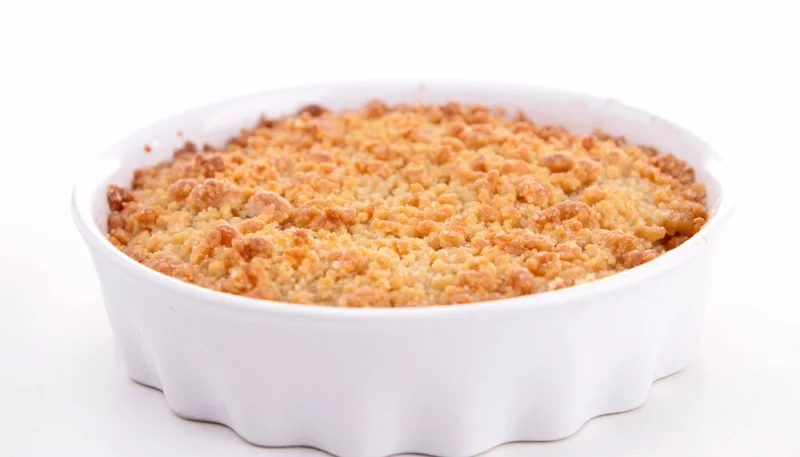 Crumble noisettes et reine-claude