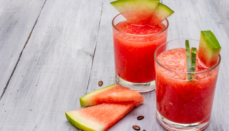 Soupe de pastèque au miel et à la menthe