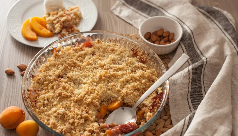 Crumble pommes, coings et abricots secs