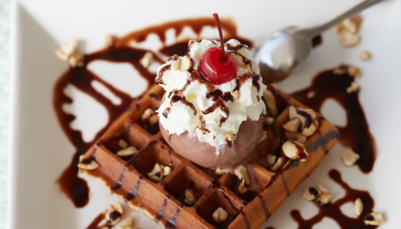 Gaufres au chocolat et à la chantilly