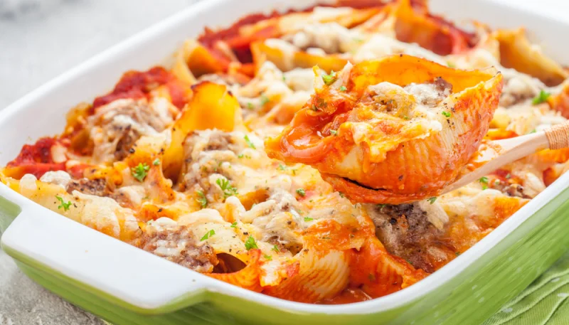 Gratin de pâtes à la bolognaise et mozzarella
