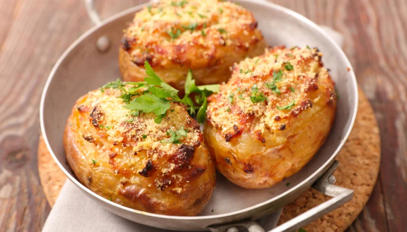 Pommes de terre farcies au cheddar et au canard