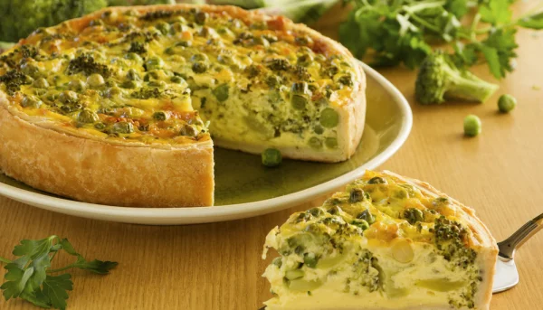 Tarte aux brocolis, petits pois et fromage blanc