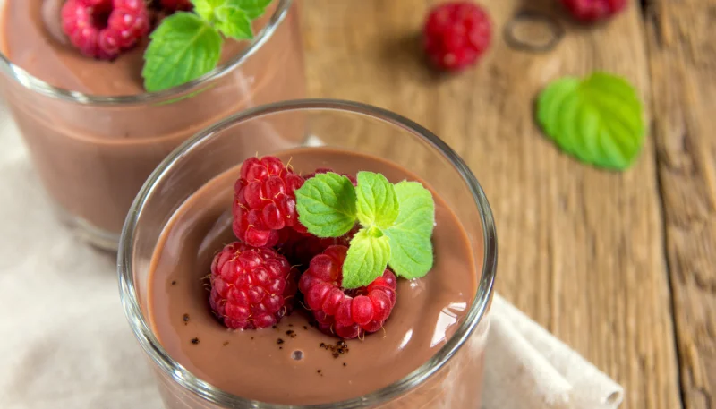 Crème dessert au chocolat et aux framboises