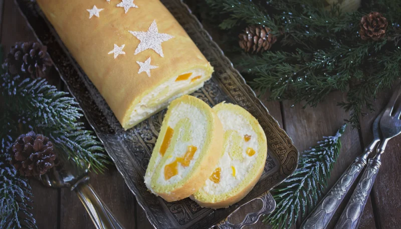 Bûche de Noël aux poires et caramel au beurre salé