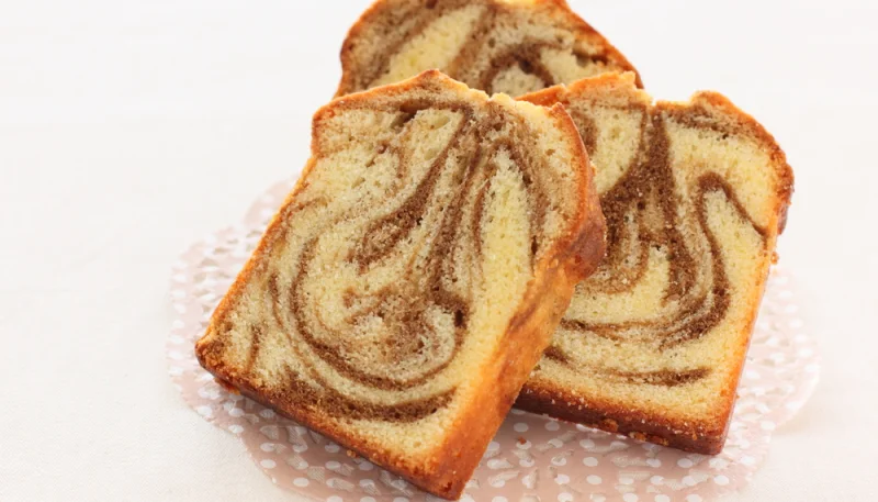 Cake marbré à la vanille et au Kinder