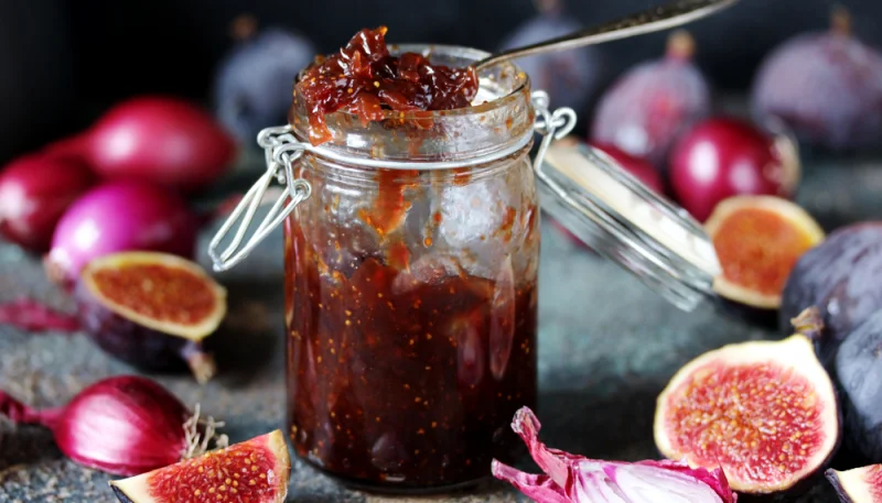 Chutney aux figues, oignons rouges et raisins