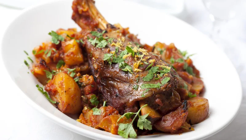 Epaule d'agneau à la cocotte