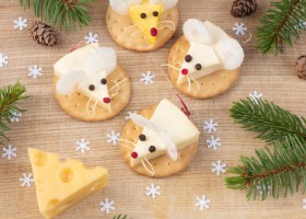 Petites souris de Noël au fromage