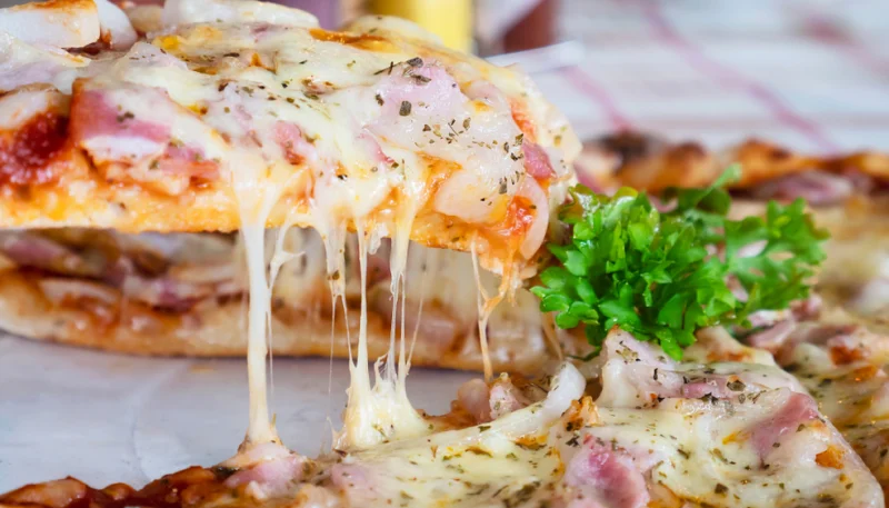 Pizza Mont d'Or et bacon