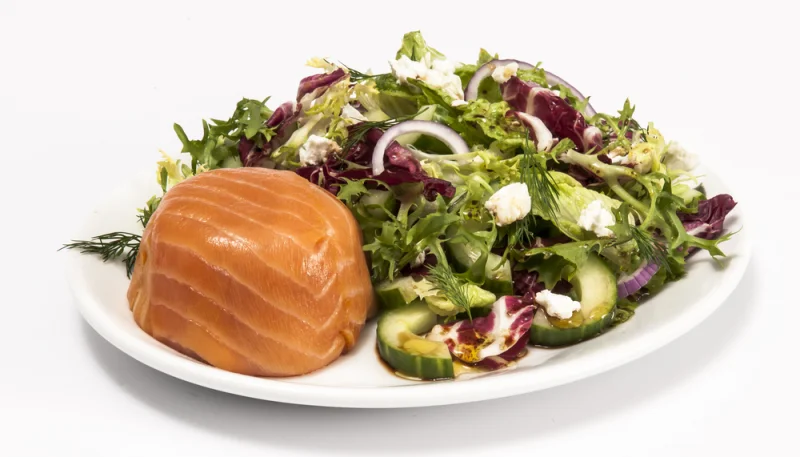 Timbales au saumon fumé et mousse de brocolis