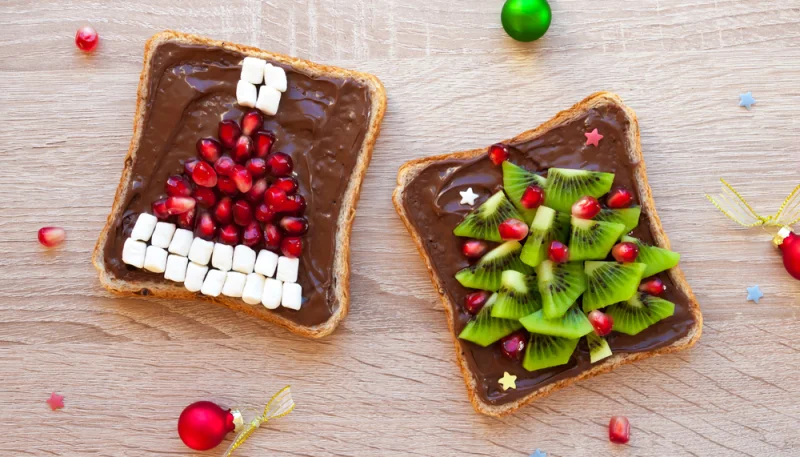 Toasts de Noël aux fruits et au chocolat