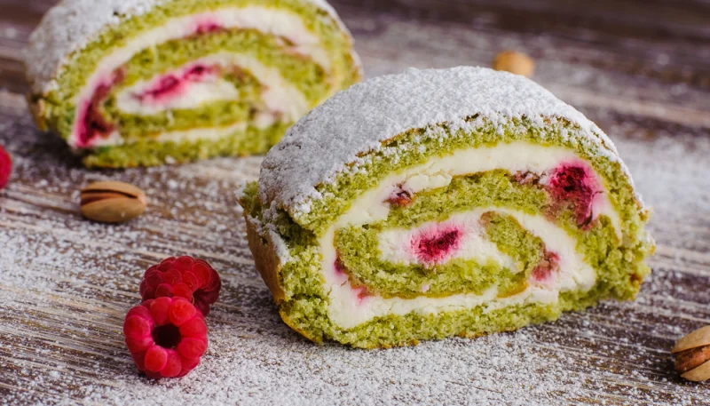 Bûche aux framboises et pistaches