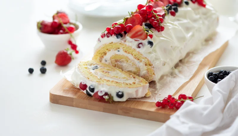 Bûche de Noël aux fruits rouges