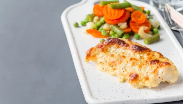 Cabillaud en croûte au fromage à raclette et noisettes