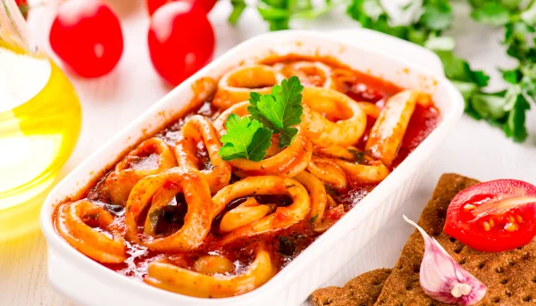 Calamars en sauce tomate