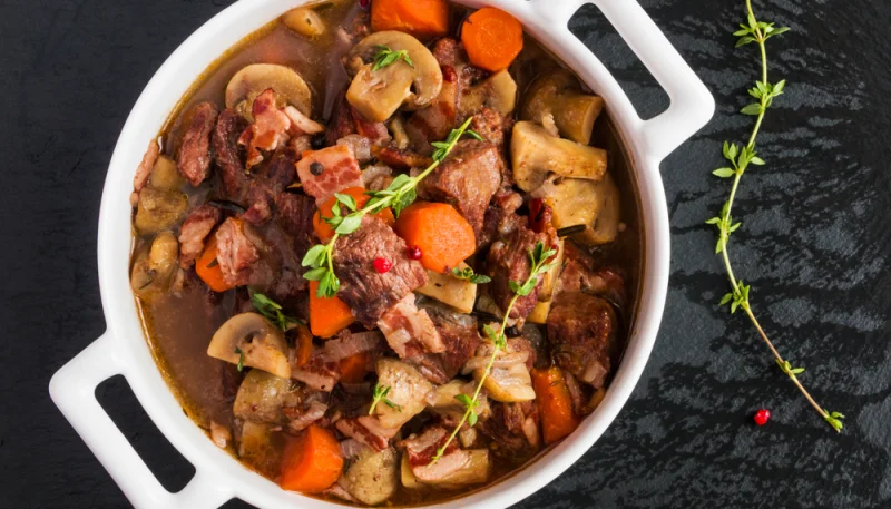 Filets de dinde à la bourguignonne