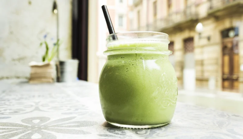 Jus détox ananas-pomme-concombre-epinards