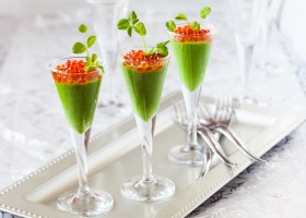 Mousse d’avocat au gingembre et caviar rouge
