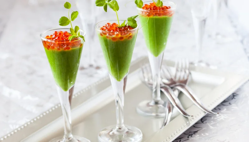 Mousse d’avocat au gingembre et caviar rouge