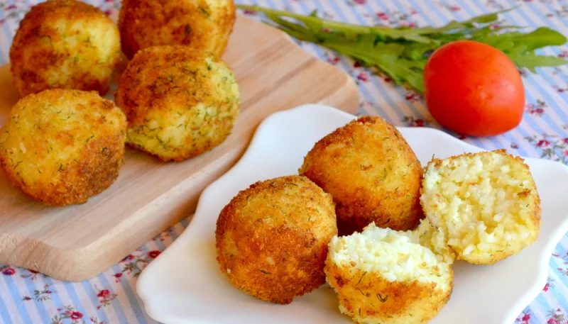 Arancini au pesto maison et à la mozzarella