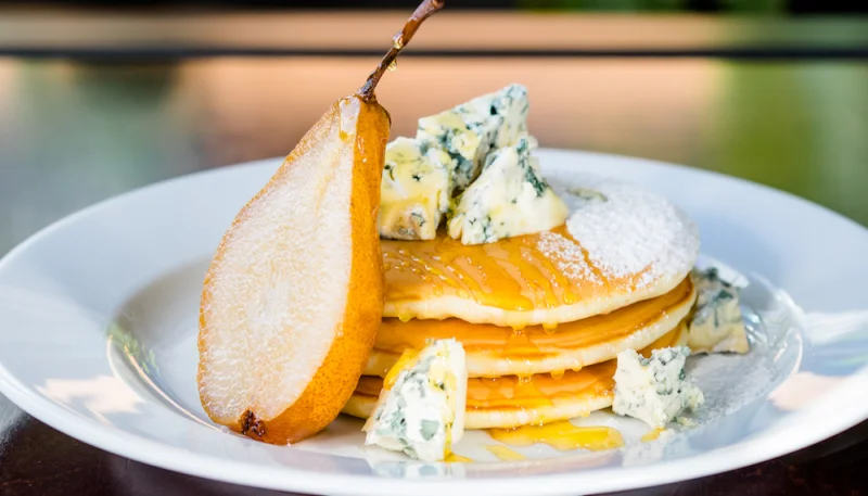 Pancakes aux poires et à la fourme d'Ambert