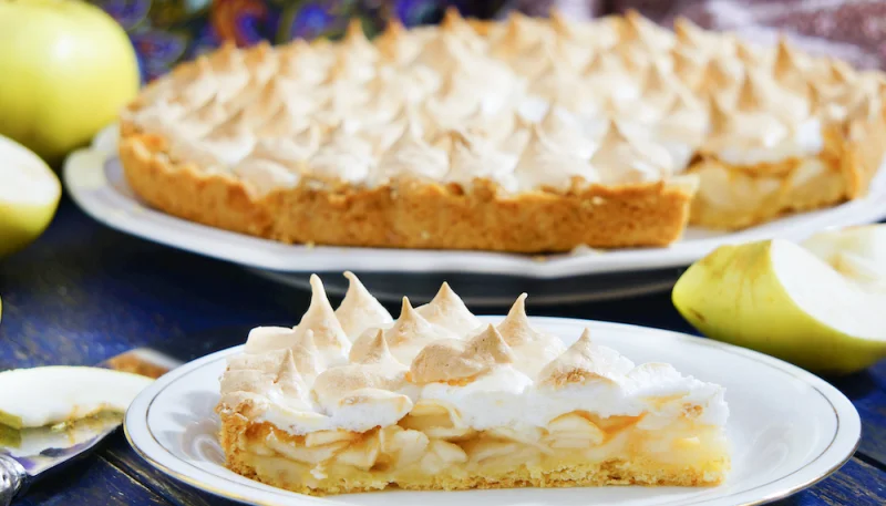 Tarte aux pommes meringuée