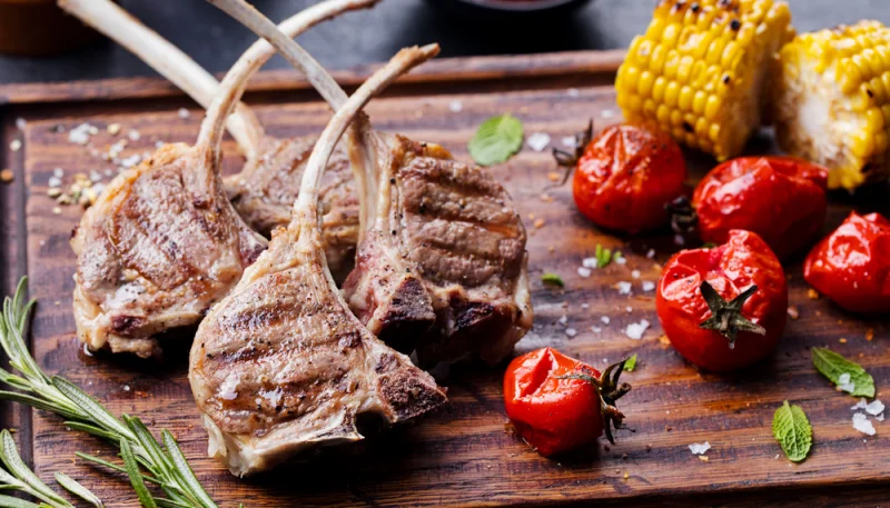 Carré d'agneau aux fines herbes