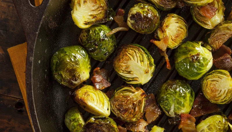 Choux de Bruxelles sautés à la poitrine fumée