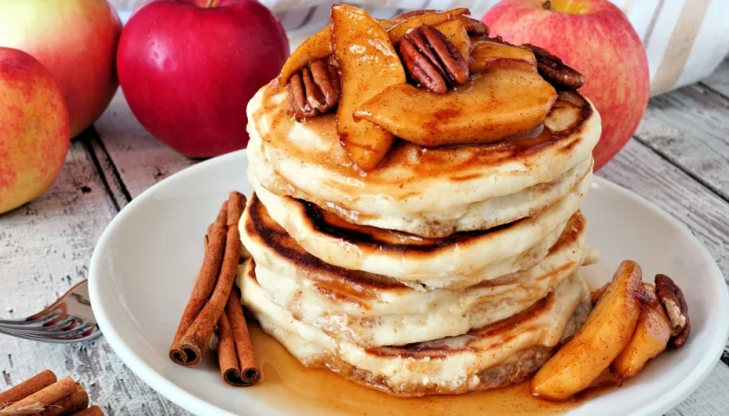Crêpes épaisses aux pommes caramélisées
