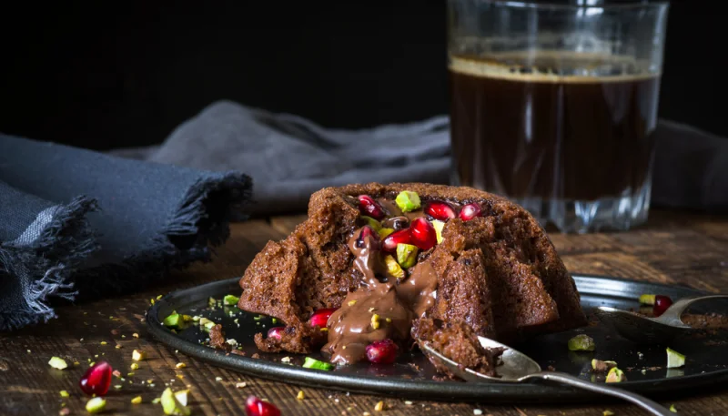 Fondant au chocolat, grenade et pistache