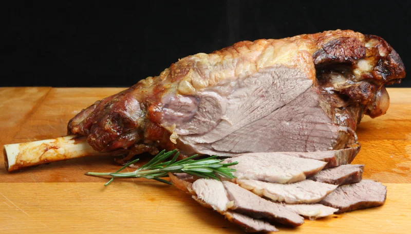 Gigot d’agneau rôti à l’orientale