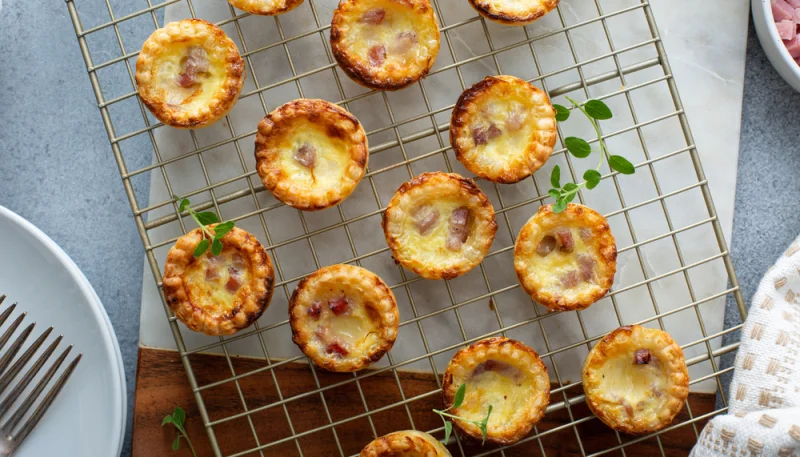 Mini-quiches aux lardons et au comté