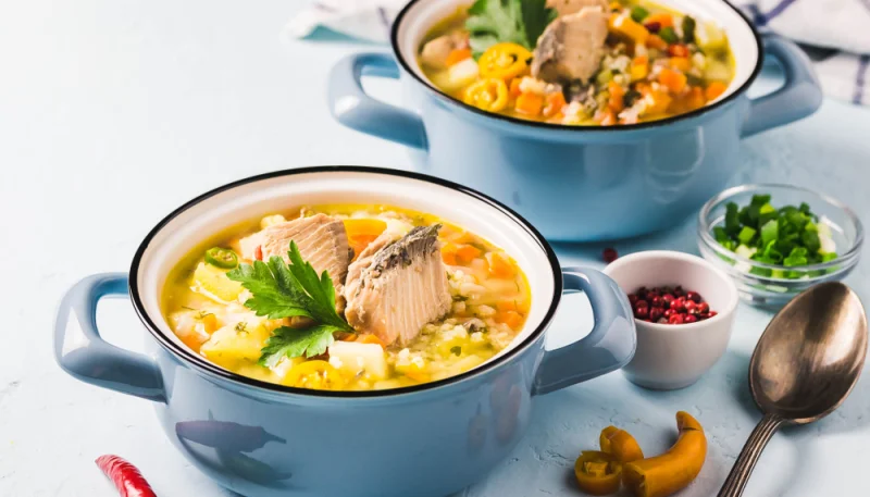 Petites casseroles de saumon aux légumes