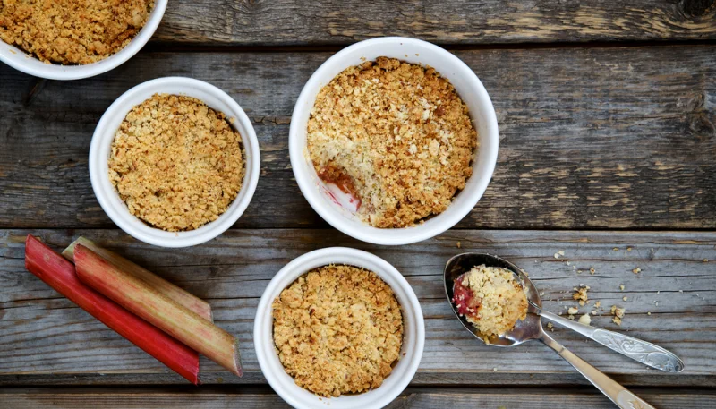 Crumble à la rhubarbe