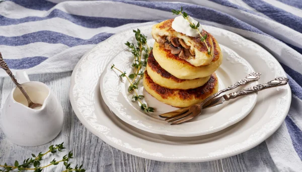 Galettes de pommes de terre fourrées aux champignons