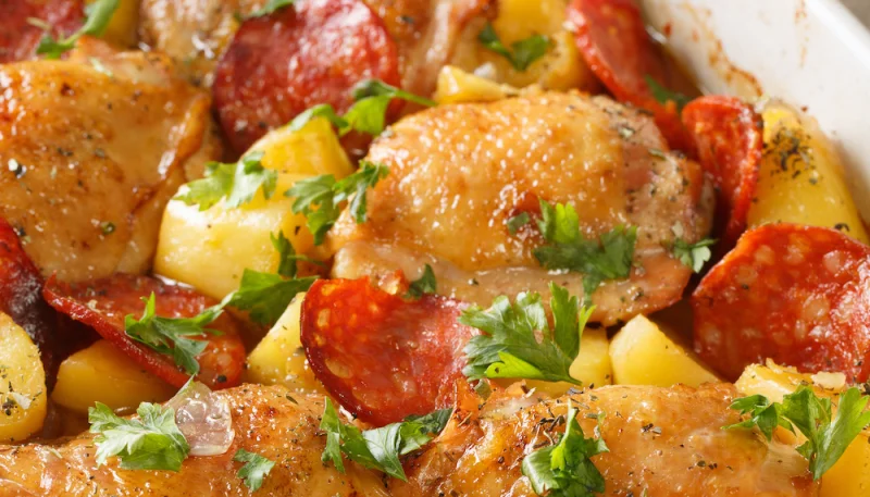 Poulet au chorizo et pommes de terre au four