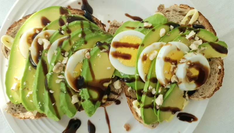 Toasts avocat et œuf dur