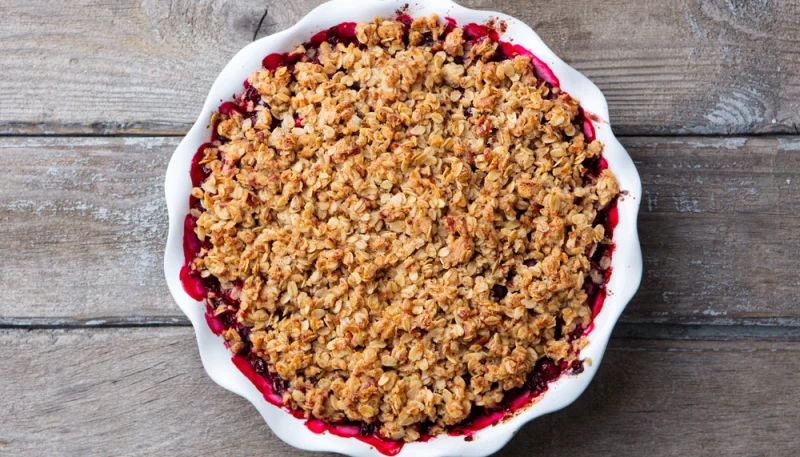 Crumble aux fraises et pommes