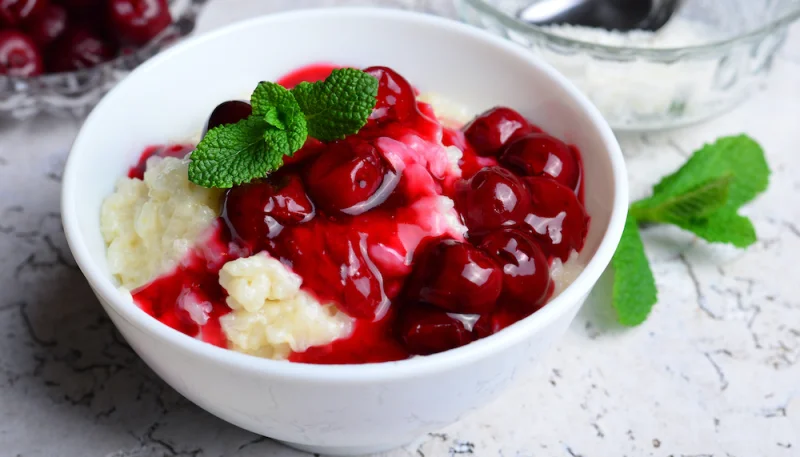 Riz au lait aux fruits rouges et à l'eau de rose