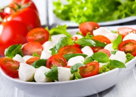 Salade d'épinards à la mozzarella