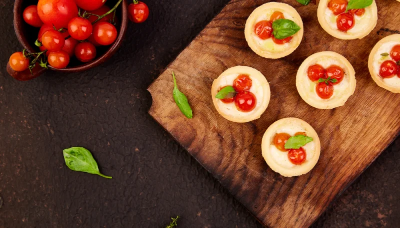 Tartelettes St Môret et tomates cerises