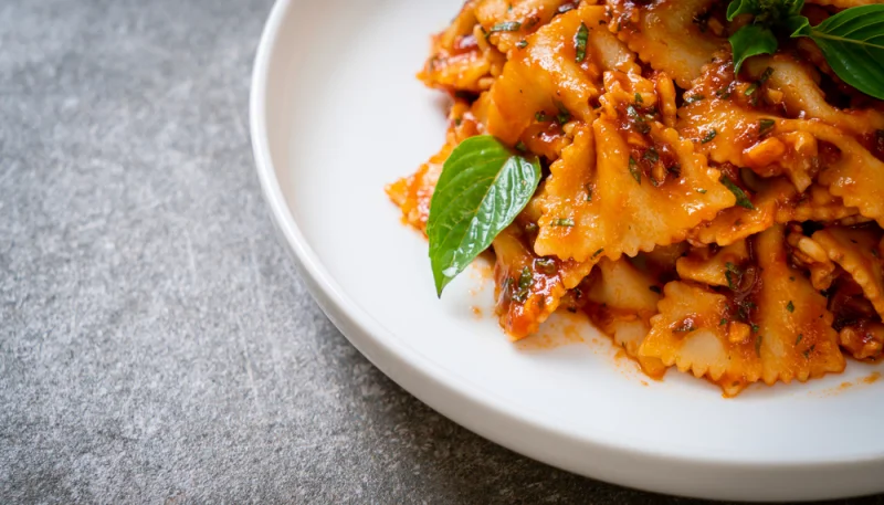 Farfalle au pesto rosso