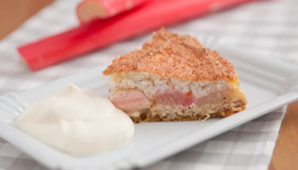 Gâteau coco-rhubarbe